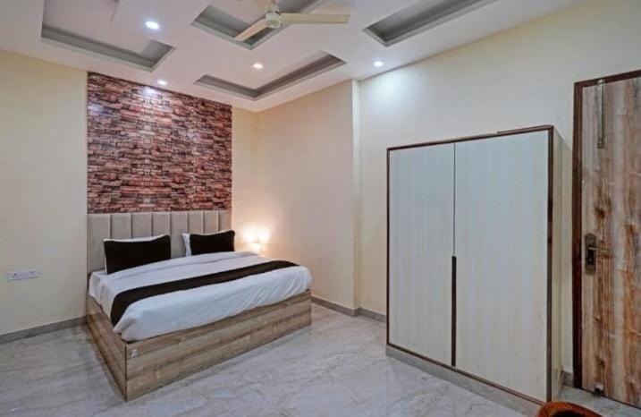 Shourya Hotel And Banquet نويدا المظهر الخارجي الصورة