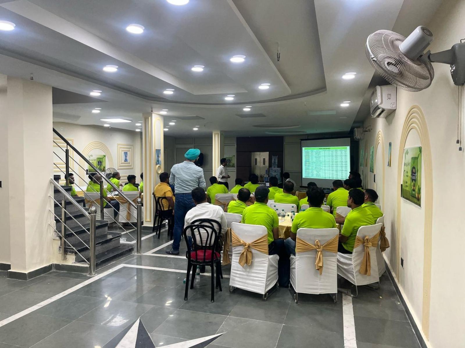 Shourya Hotel And Banquet نويدا المظهر الخارجي الصورة